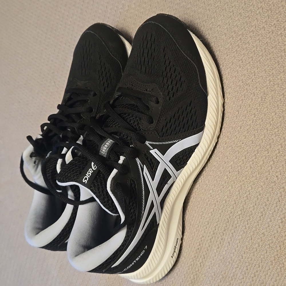 ASICS US 7.5 Wide Gel-Contend 7 Black and White Athletic Shoes